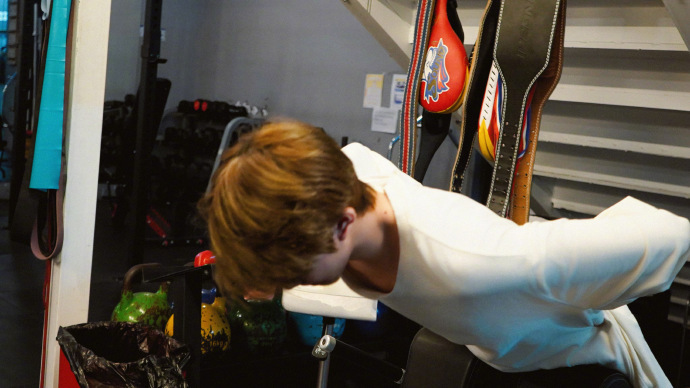 健身写歌两手抓，王源完全是高精力人来的 