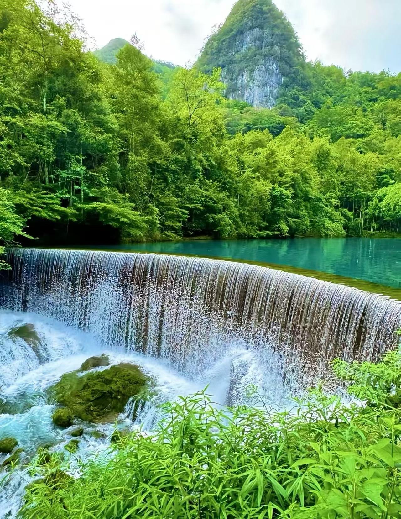 晒图笔记大赛真美，风景独特，看到这样的美景，真的是太棒了。贵州小七孔，还是可以的