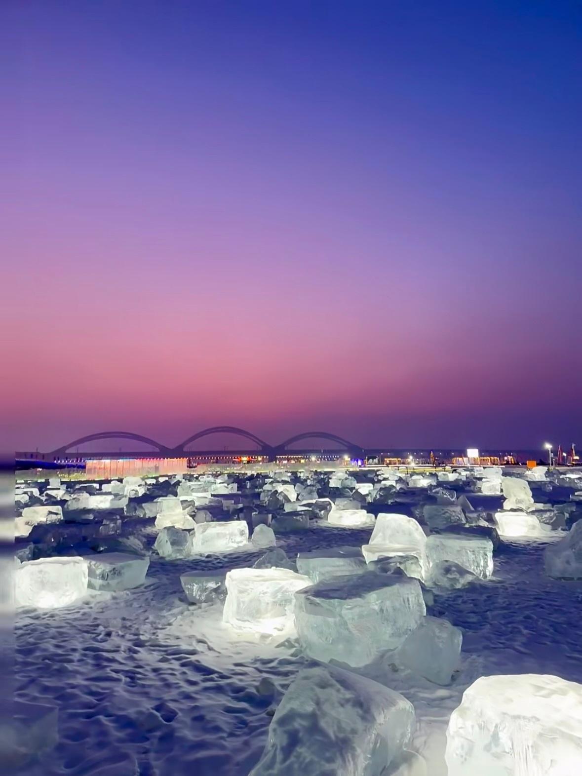 大爷拍的素颜巴黎火了 对，我觉得对素颜巴黎失望的朋友们可以看看咱们东北小巴黎，不