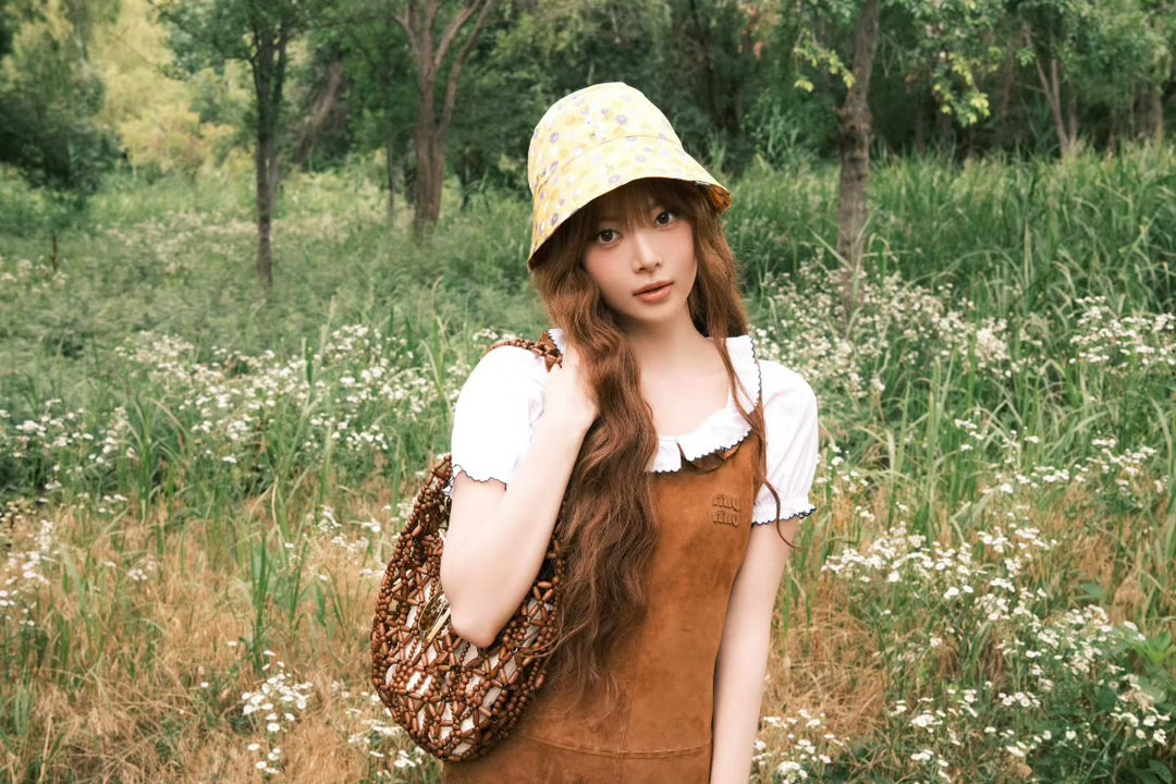 LESSERAFIM🐥微笑忙内洪恩採 【IG】260608 洪恩採更新🌻Mi