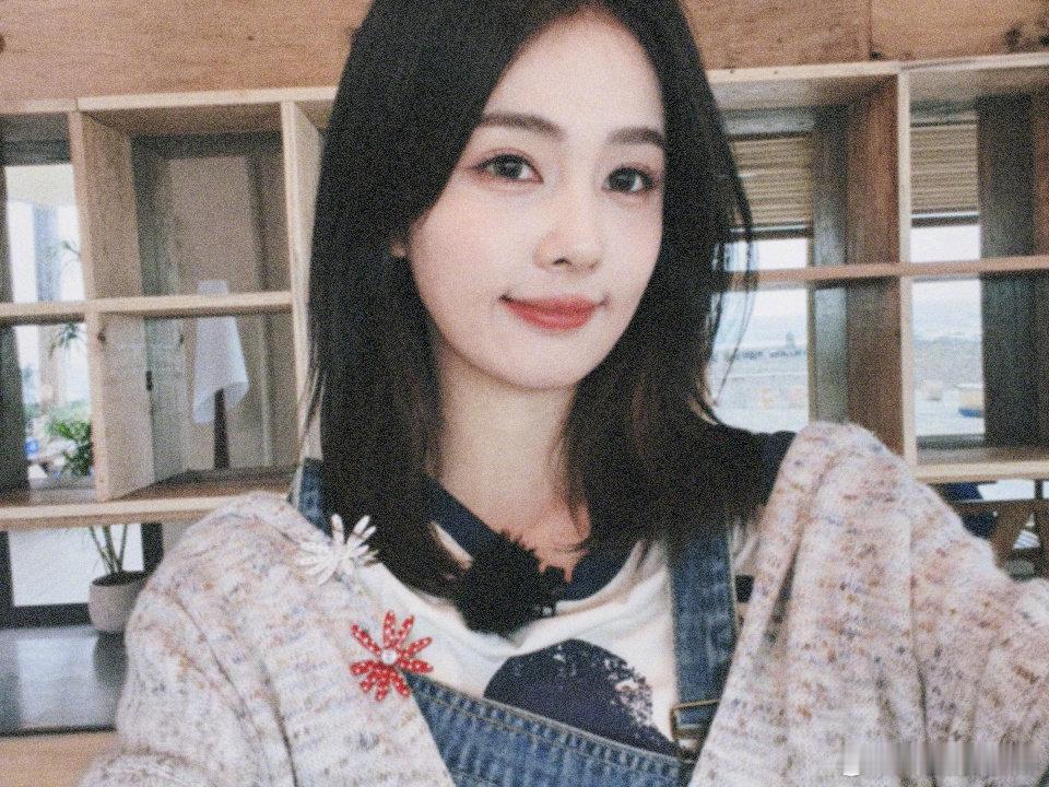 白鹿特意为hi6应援粉丝准备了150支花白鹿也太宠粉了吧！给 hi6 线下等待的