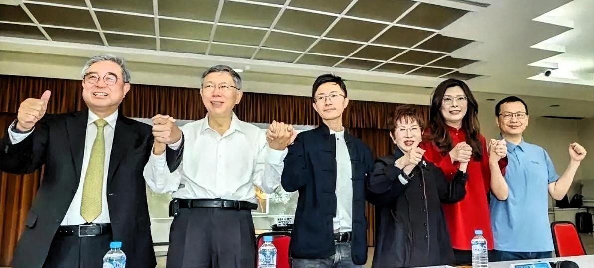 重磅同框！5月3日难得聚齐三人，聊透两岸割舍不断的血脉亲情
 
5月3日有个难得