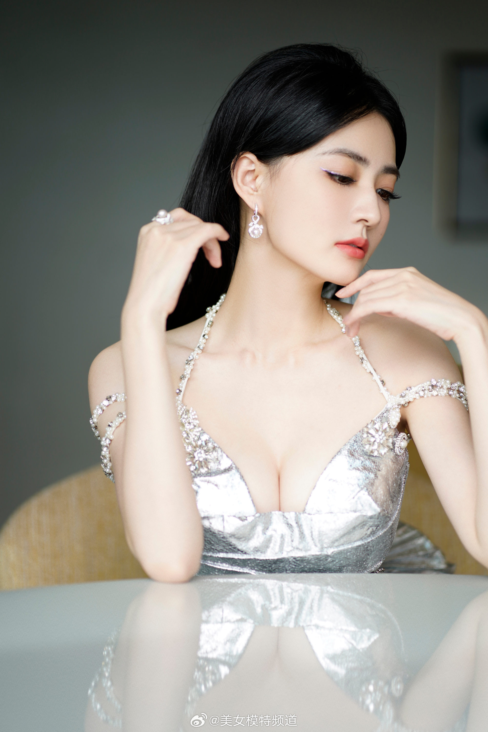 徐璐银色魅影美丽的公主