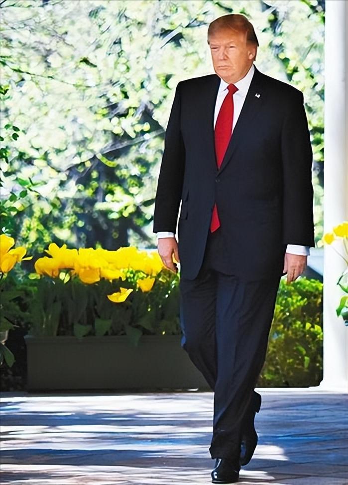 “你的船，我的油”？美国这次真把强盗逻辑玩明白了
     一艘油轮，200万桶