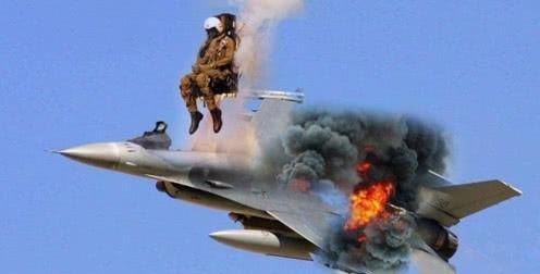 美军称三架战机遭遇友军误击！

美军这算是在这次冲突中首次承认有损失。不过这个损