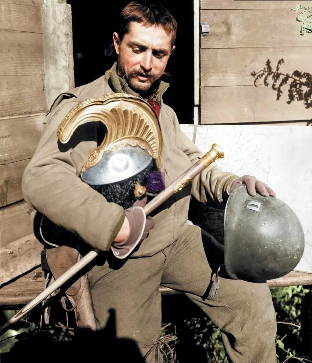 1944年1月31日，在意大利安齐奥，一名来自美军密歇根州卡鲁梅特镇的...