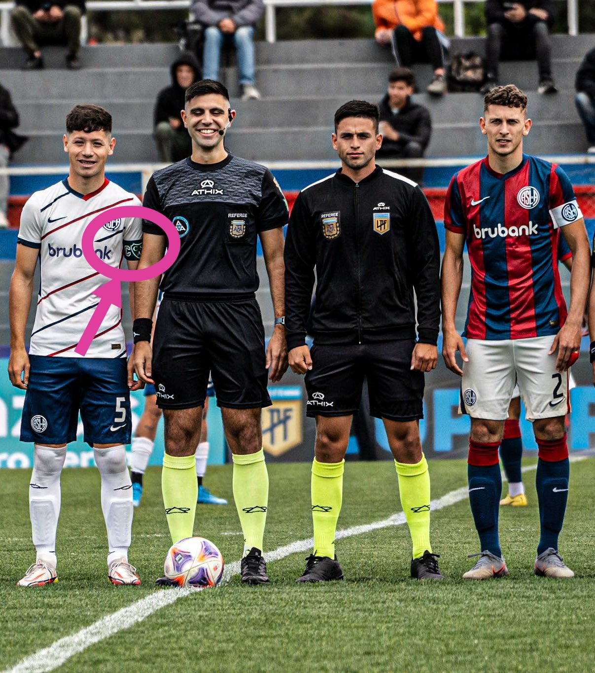 两天前萨米恩托预备队来到首都布宜诺斯艾利斯参加阿甲预备队联赛，哪想球衣全部被盗。