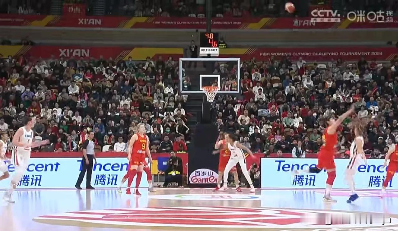 离谱！法国女篮82：50大胜中国女篮，本场比赛发现3个不可思议的事实。

1. 