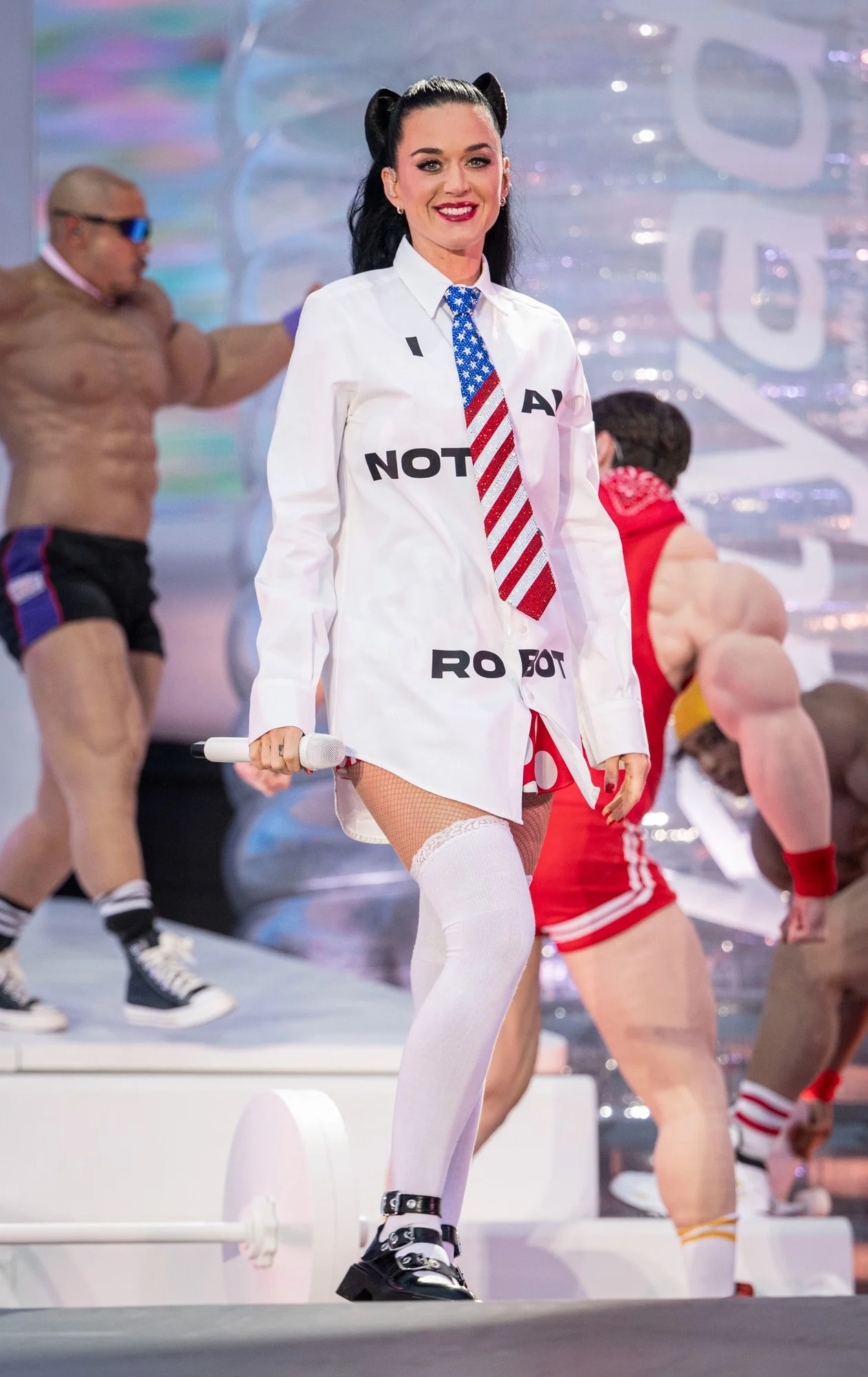 Katy Perry 近日威尔士Cardiff 登台表演 