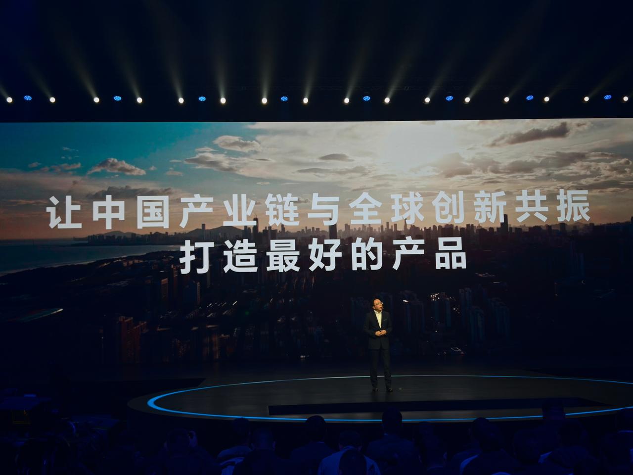 [老师好][老师好] ，明哥说第一代折叠屏Magic V卖了十几万台，但是研发就