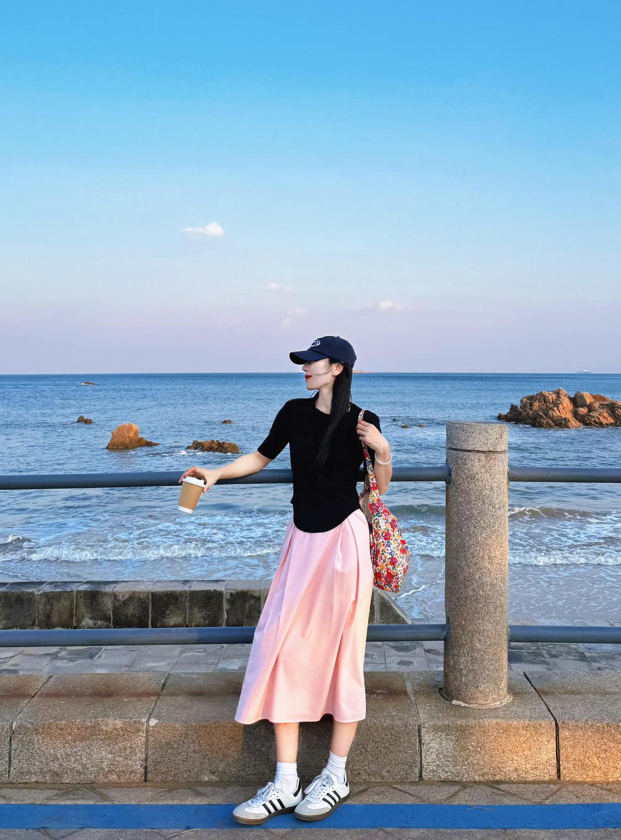 其实当你活明白了，就会知道：人要学会躲，躲那些不要脸的、心眼多的，躲骗子，躲消耗