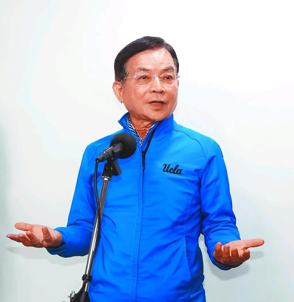 国民党民意代表赖士葆6日明确喊话，要求蓝营将军购特别条例“3800亿+N