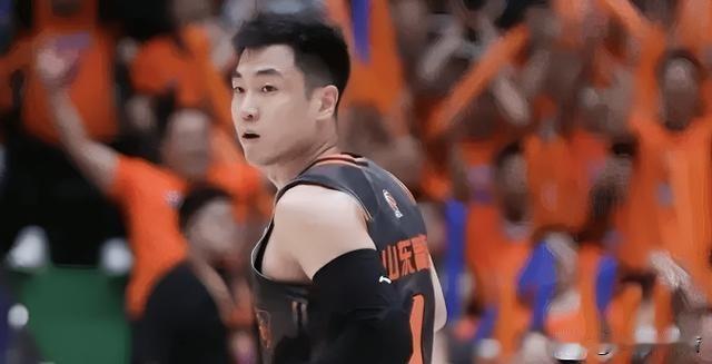 换谁心里都得后悔，
山东队在薪资上面太过犹豫，
迟迟不肯敲定顶薪待遇，
眼看队内