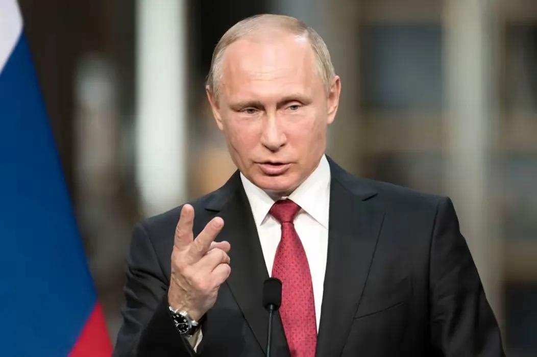 普京指出，与谁谈判？这个问题变得有些奇怪。因为，乌克兰总统的合法性已经“过期”。