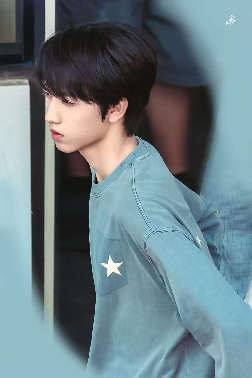 张桂源我们的少年时代2外拍路透张桂源跑起来好青春 张桂源我们的少年时代2外拍路透