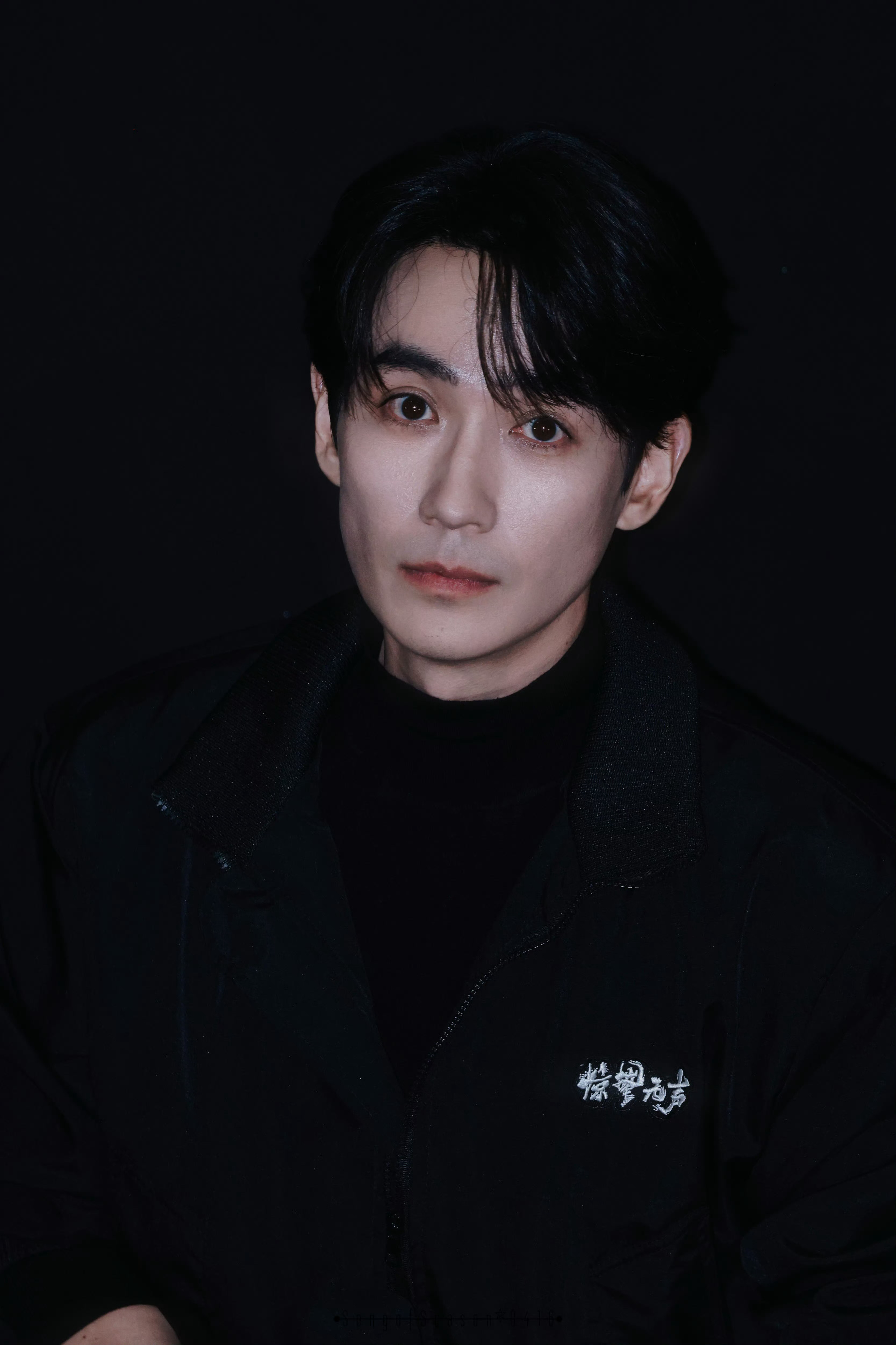 朱一龙好漂亮的一双眼睛【朱一龙】可以用满目星河来形容的一双眼睛 