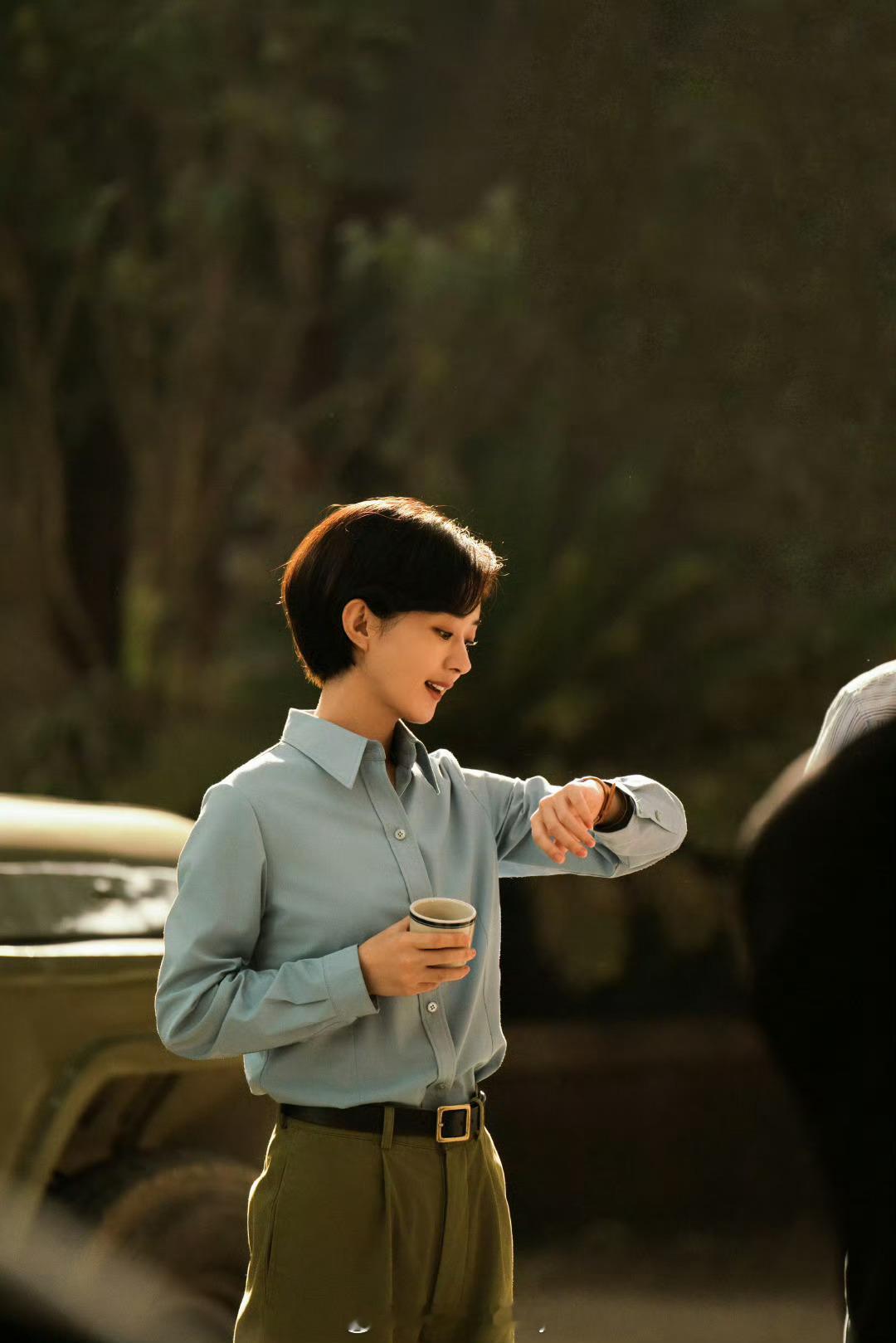 李秋萍好漂亮的短发造型赵丽颖小城大事妆造