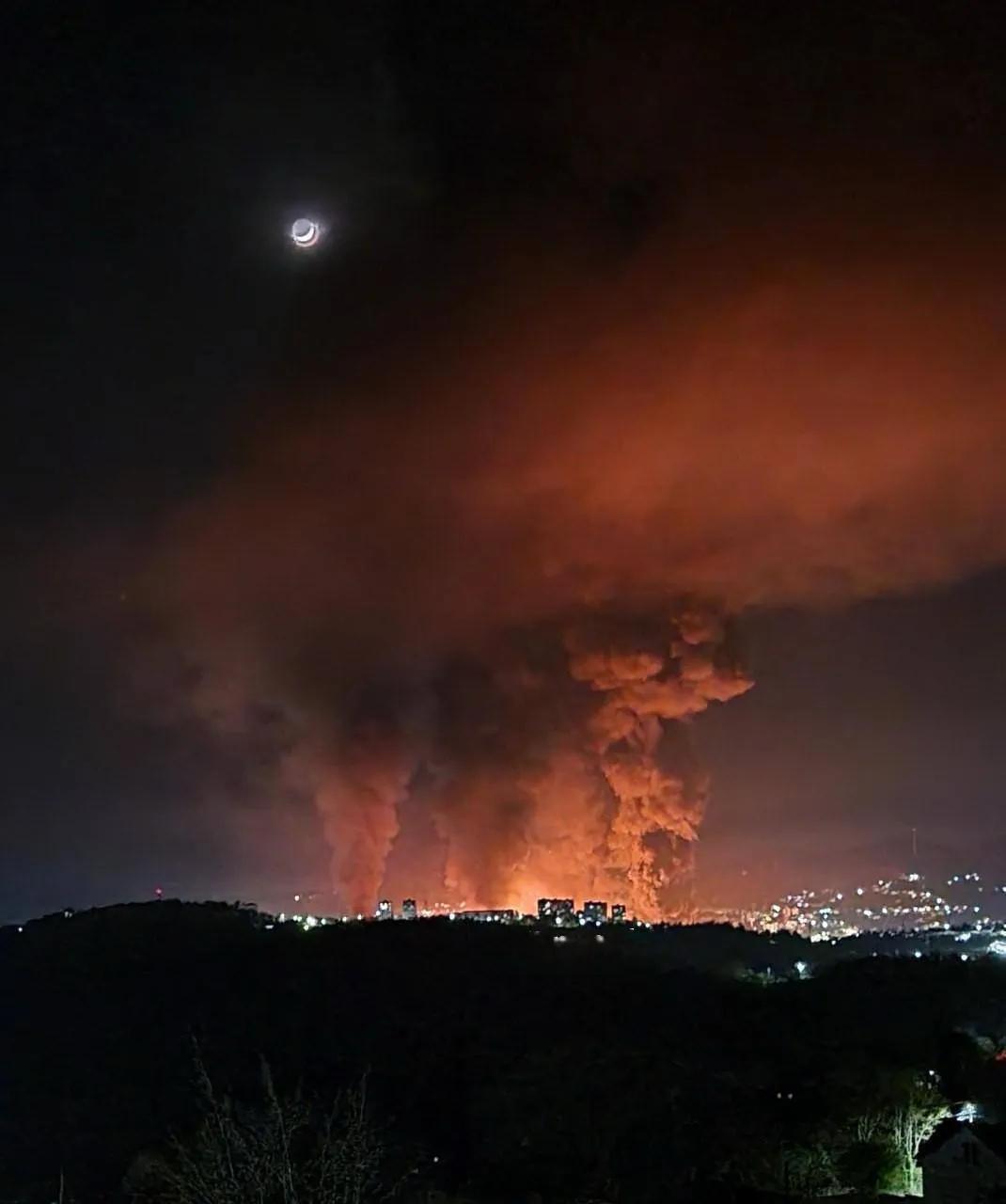 俄罗斯炼油厂大火已持续燃烧5天了

“刘博士”报道，大火已燃烧至第5天！自4月1