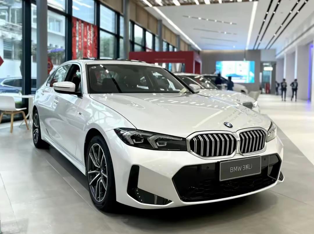 宝马I3这款车，如今在很多地区的价格已经来到了17万多，我们可以说35万的宝马I