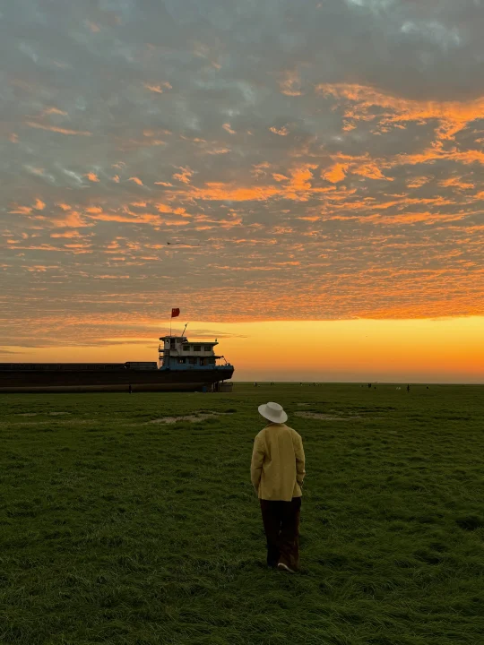 live我宣布，鄱阳湖草原的火烧云美极了