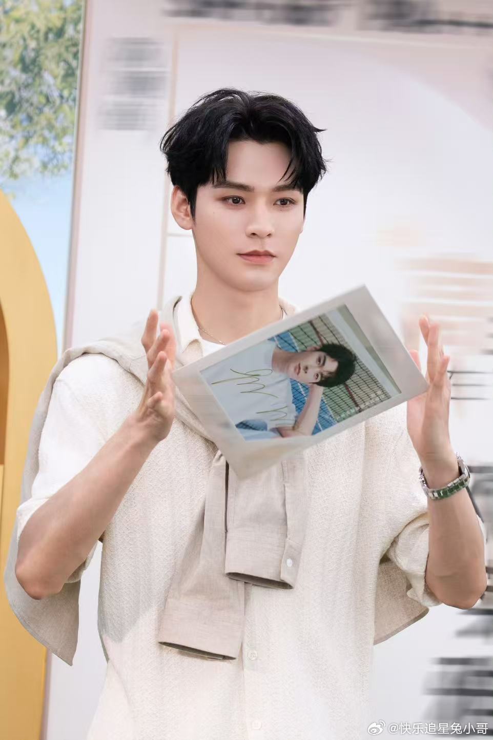 看个剧被龚俊考上了家事法庭 谁追《家事法庭》还得写卷子啊！龚俊这波操作真的绝，把