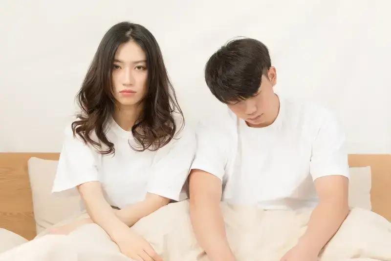 很多人的婚姻，现在就是一栋烂尾楼
想拆吧，房子、票子、孩子，哪个都赔不起
想装修