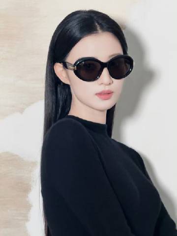 王楚然女特工王楚然比巴掌先来的是姐姐的香气 王楚然比巴掌先来的是姐姐的香气