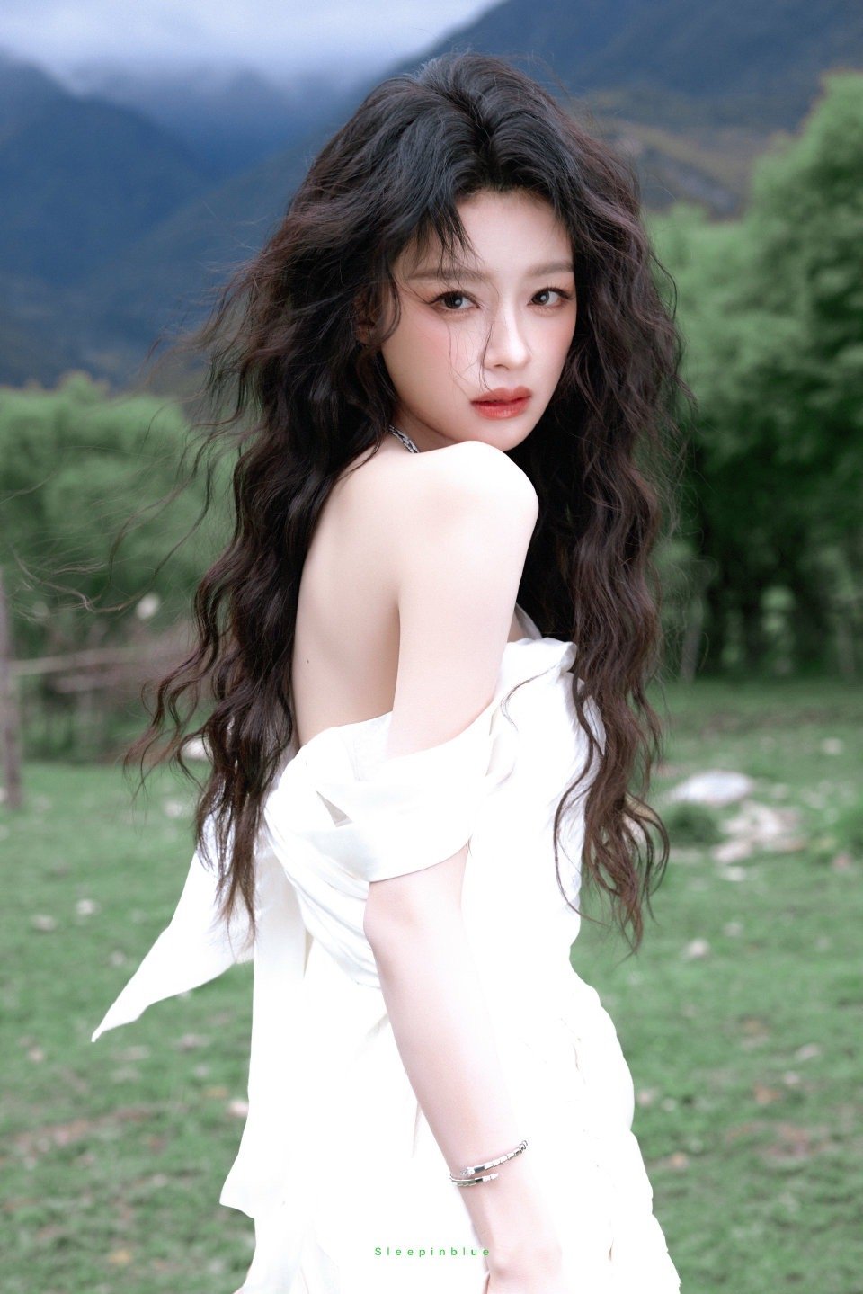 永远的流行之王！孙怡团舞台致敬迈克尔杰克逊，复刻经典动作完美还原当年风采孙怡团致
