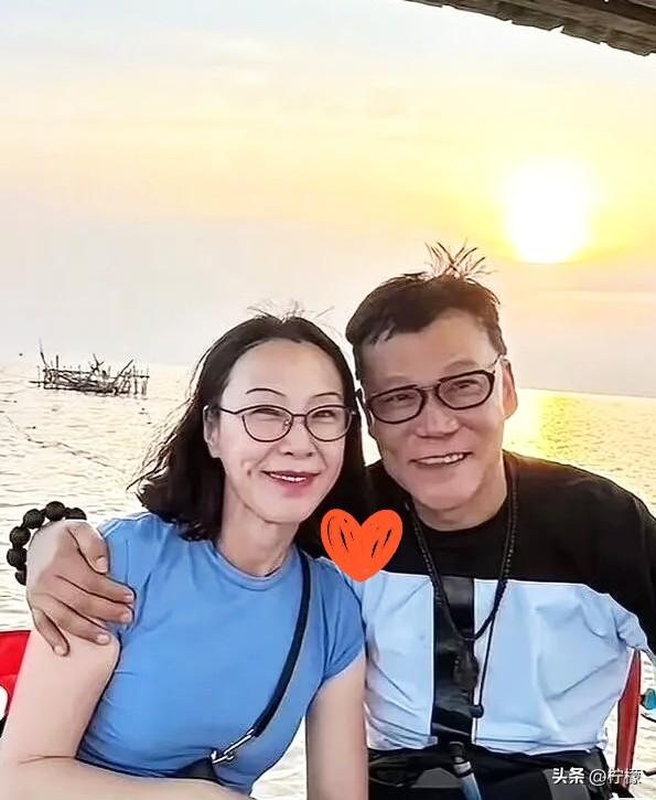 李国庆和张丹红去柬埔寨高龙岛度假，玩得挺开心，还兴奋地跟大家推荐：这里物价便宜，