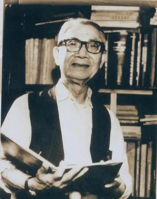 人死如灯灭，什么也带不走。
可为什么，我们总在父母健在时吝啬陪伴，却在他们走后，
