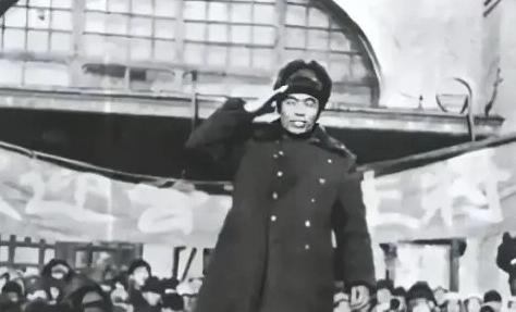 败退台岛的老蒋，听到曾泽生率领50军，在朝鲜战场上把美军、英军，打得跪地喊娘的时