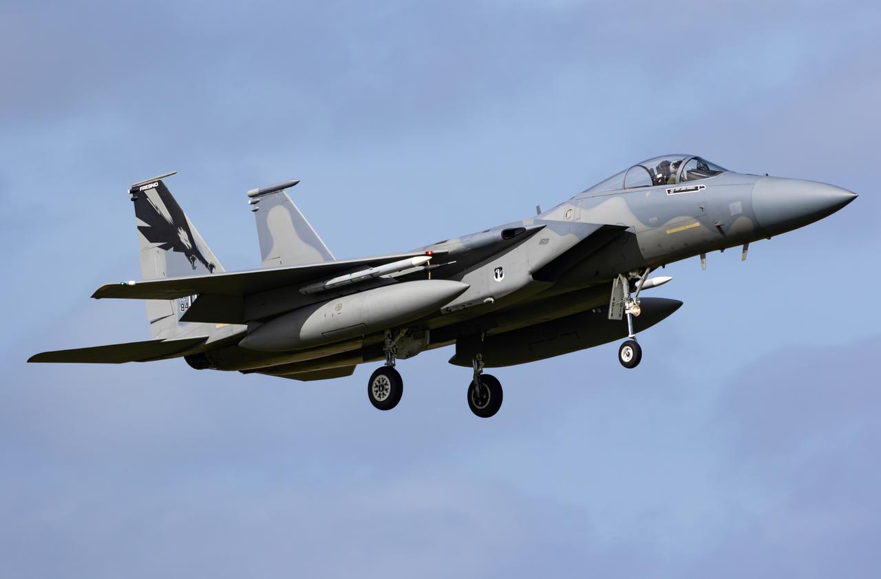 美国不肯空袭，签了盟约的土耳其和巴基斯坦也按兵不动，也门胡塞武装 35 万大军就
