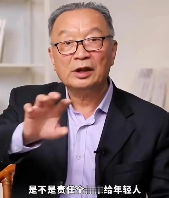 温铁军锐评：30万盖三层楼的农民，咋被资源虹吸逼成“三代房奴”？
 
“温三农”