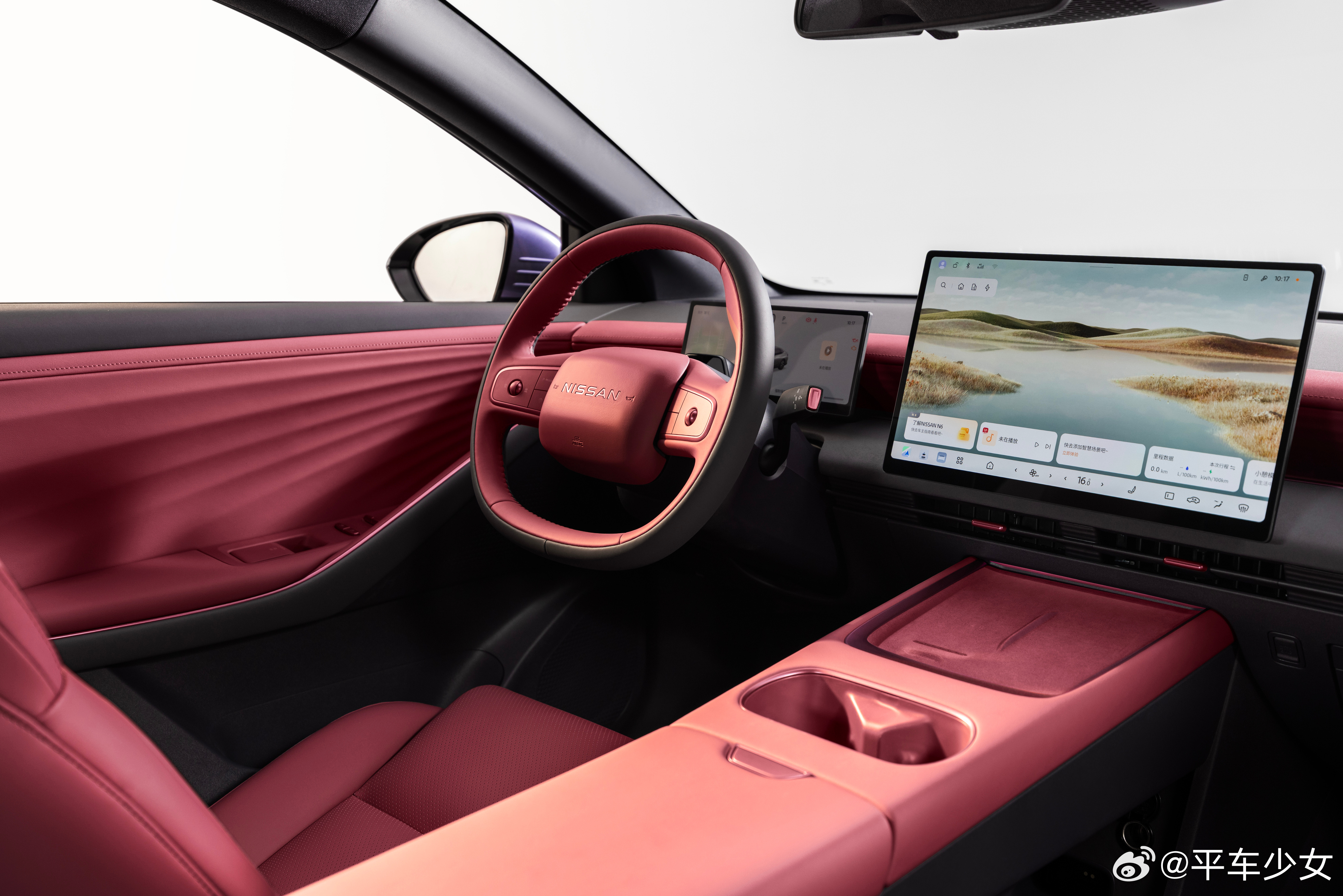 和蓝盈莹一起解锁东风日产N6「大紫大红」新内饰，把开年的鸿运直接拿捏了，颜值、舒