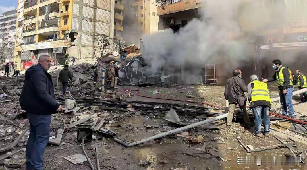 当一个国家的友好国家，遭受到了外敌侵略时，做为真的朋友应当不应当出手相助呢？
做