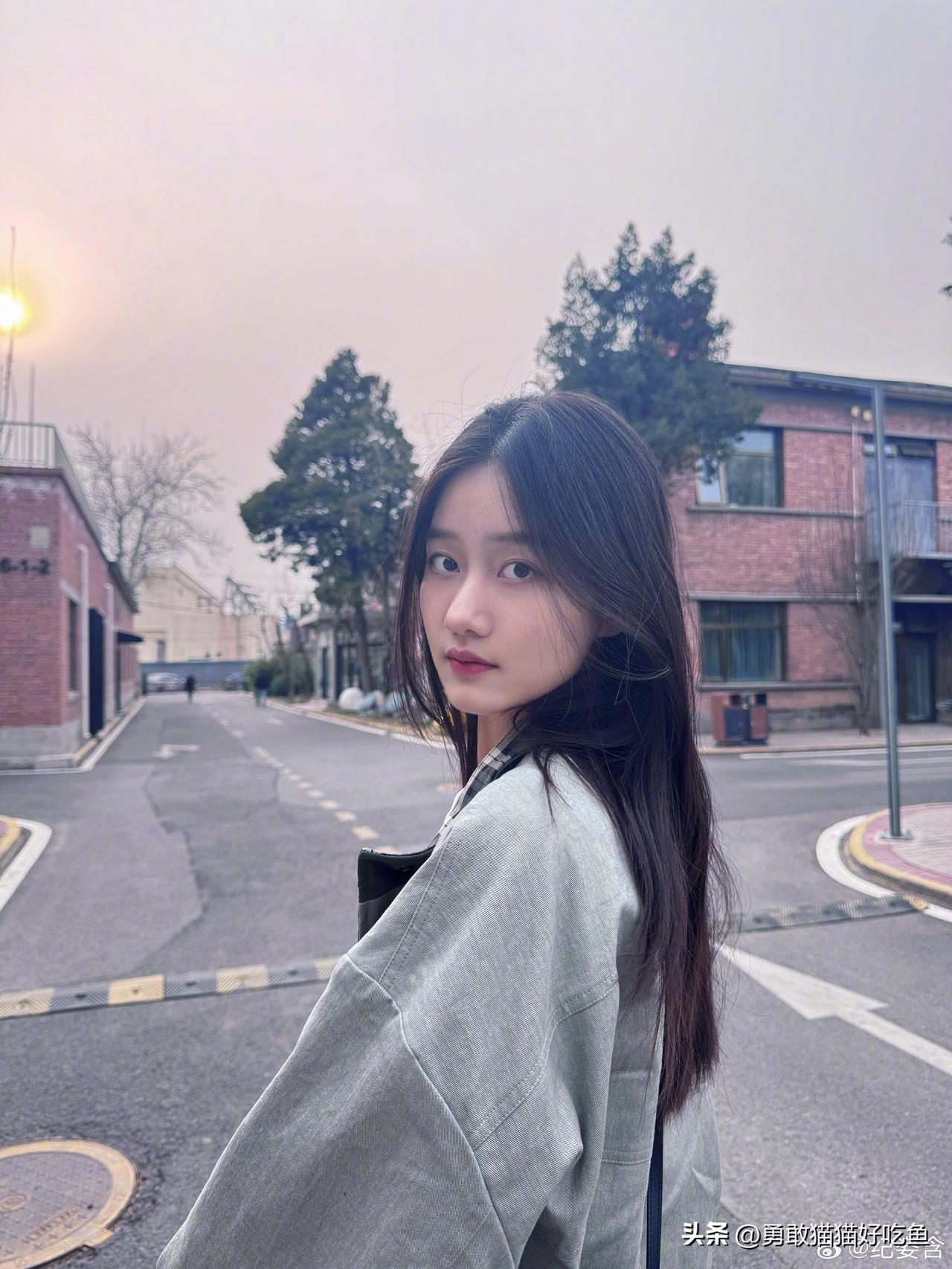 纪姿含分享图片