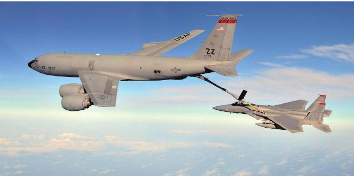 军事ai新视野 KC-135加油机［美］机长：41.53米翼展：39.88米机高