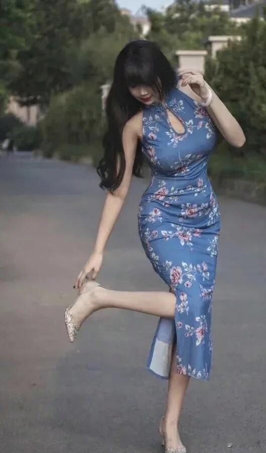 女人最美的样子，不是花枝招展，不是性感妖娆，而是面对琐碎的生活，依然有纯真的笑容