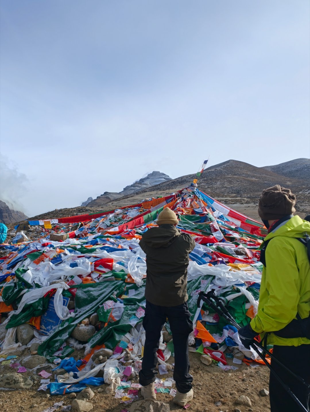 第一个朝拜点远方就是神山今年是我本命年，我也替大家一起祈福 