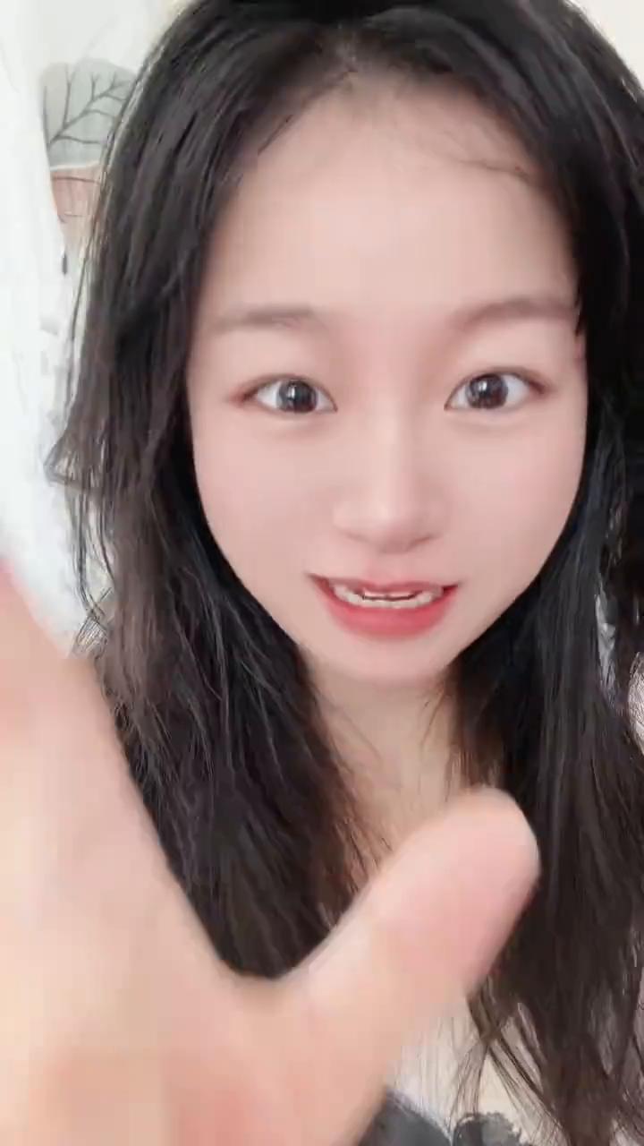 救市了，睡觉的我蹭一下就起来了。深v大红。