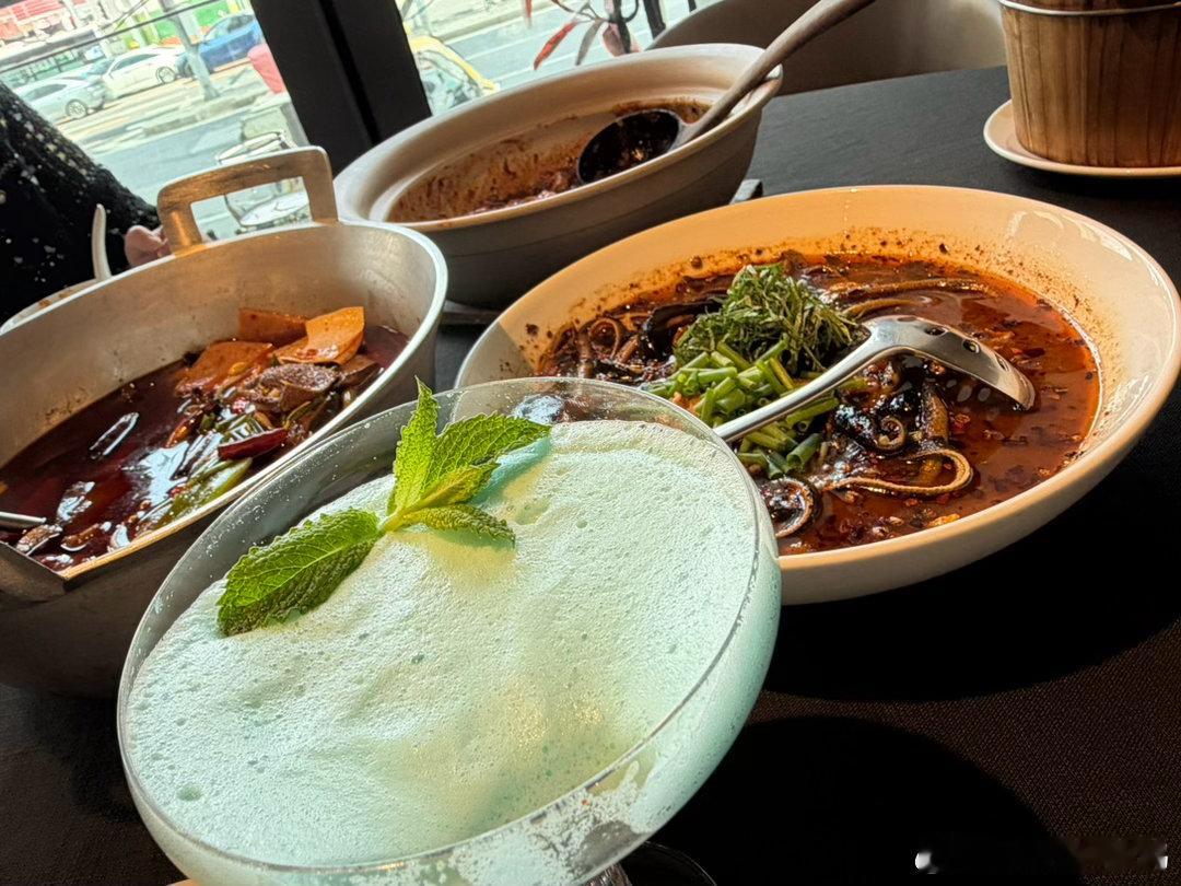 不仅吃得下饭，而且要fine dinning，可惜最近优衣库的ut新款不太行，不