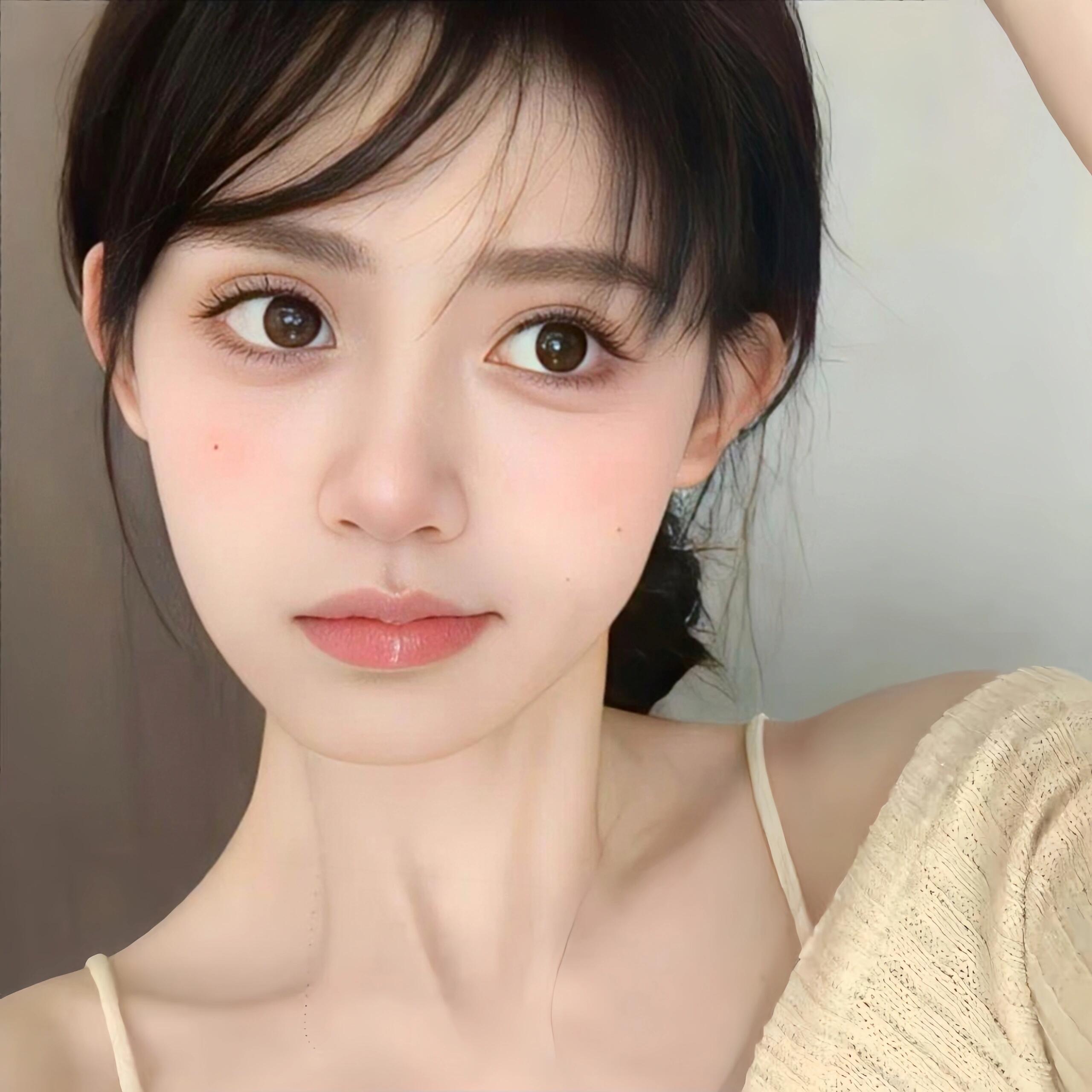 好看小众𝙒𝙚𝘾𝙝𝙖𝙩女生头像 