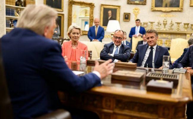 特朗普怒斥欧洲“忘恩负义”：保护你们40年，连扫雷舰都不肯派。
 
当地时间3月