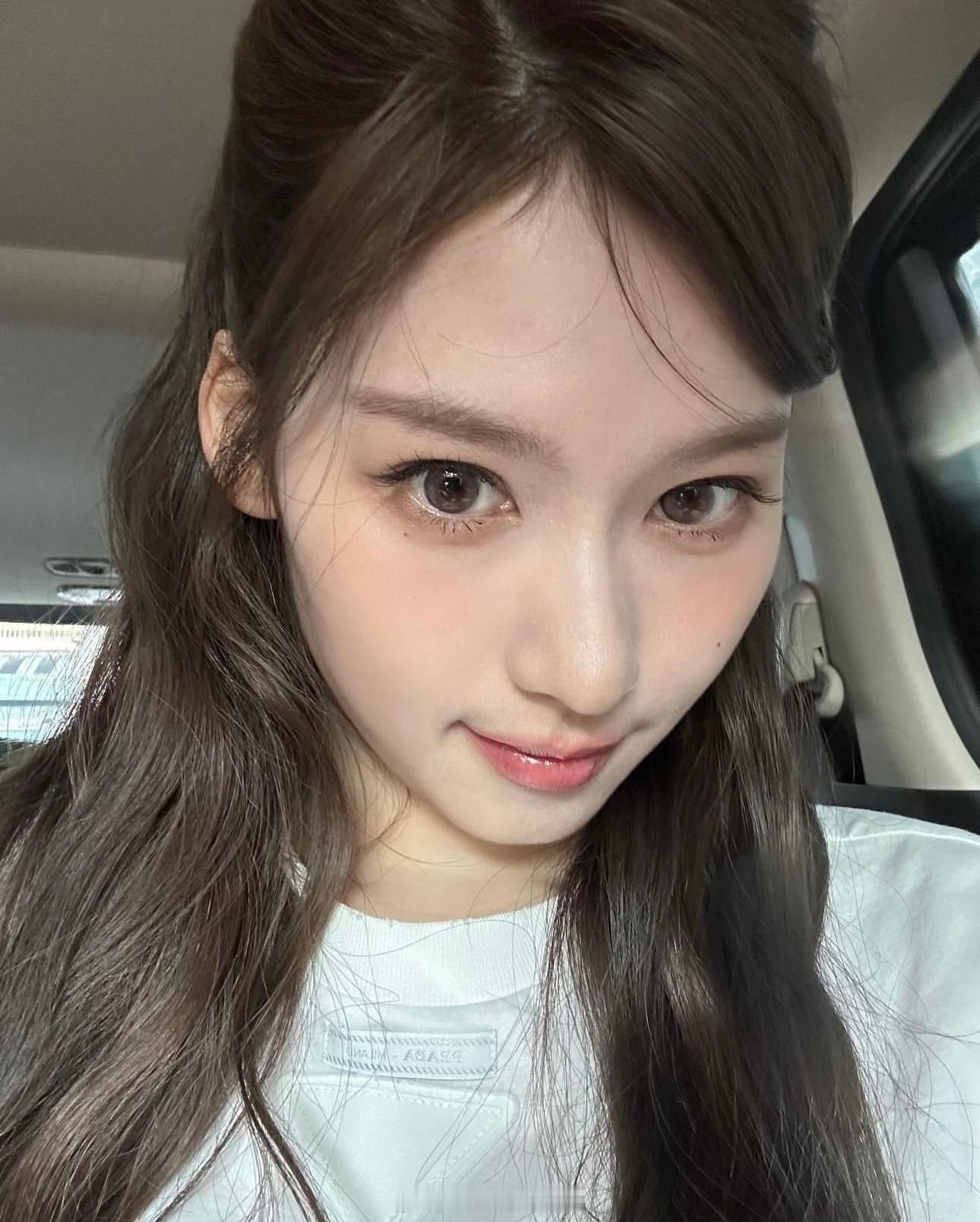 #sana# sana ins更新新妆容造型 ​​​
