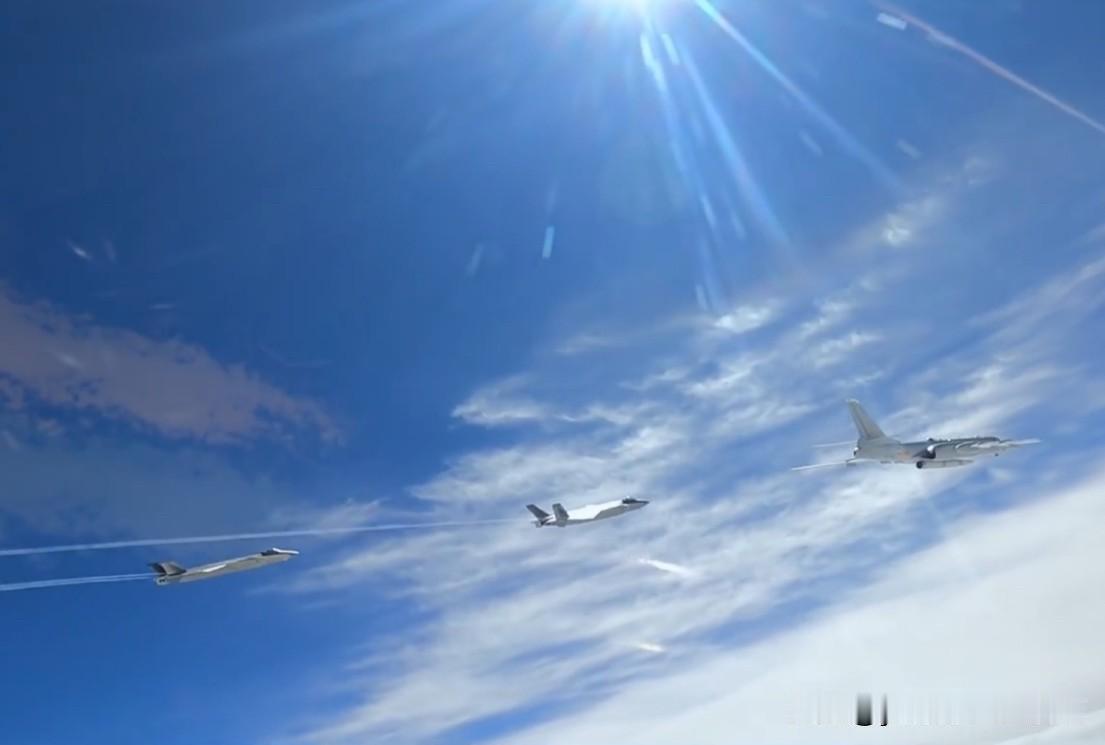 8月4日，我国首次披露轰-6N战略轰炸机挂载“惊雷-1”（JL-1）空射战略导弹