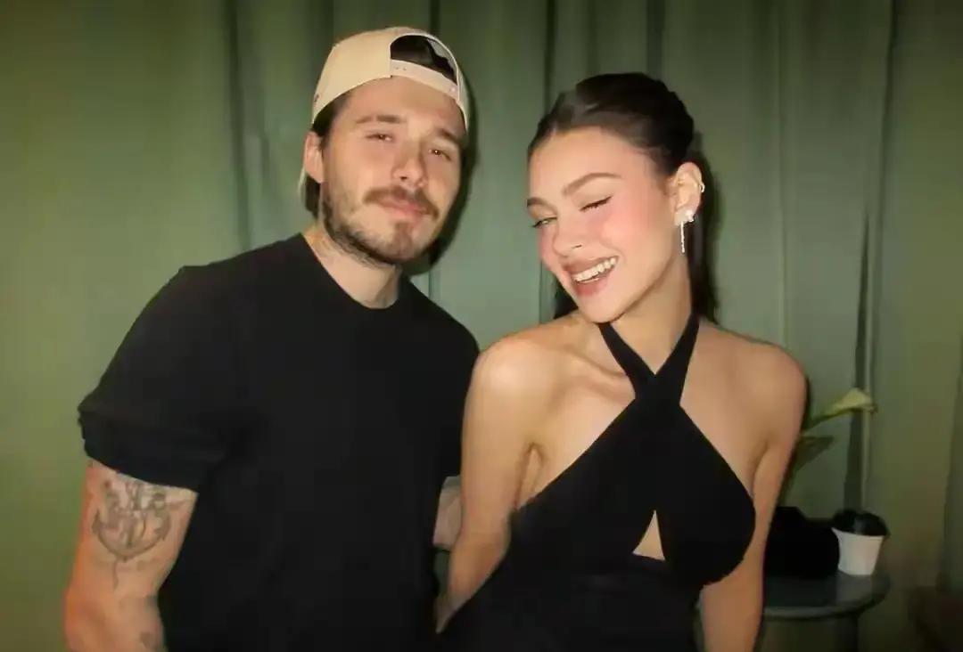 别再盯着她们有没有互相点赞了。
 
真正的战场不在Instagram，在商标注册