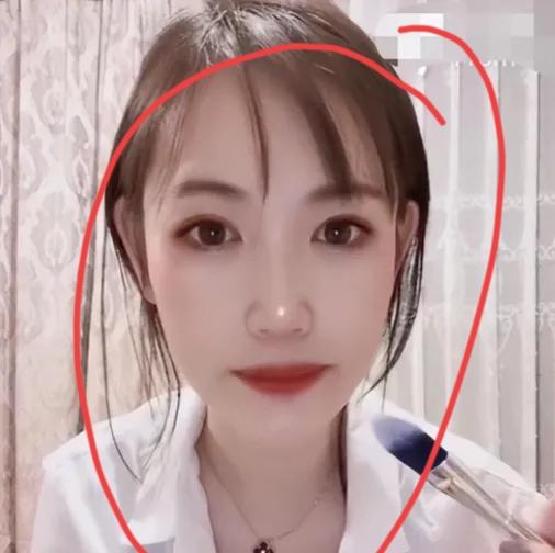 马蓉深夜发文，字里行间充满遗憾。她与王宝强离婚多年，一直单身未嫁，宋喆出狱后两人