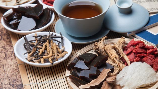 中医讲肾精不足：身体会发出哪些信号？这 6 个表现别忽视







对于男同