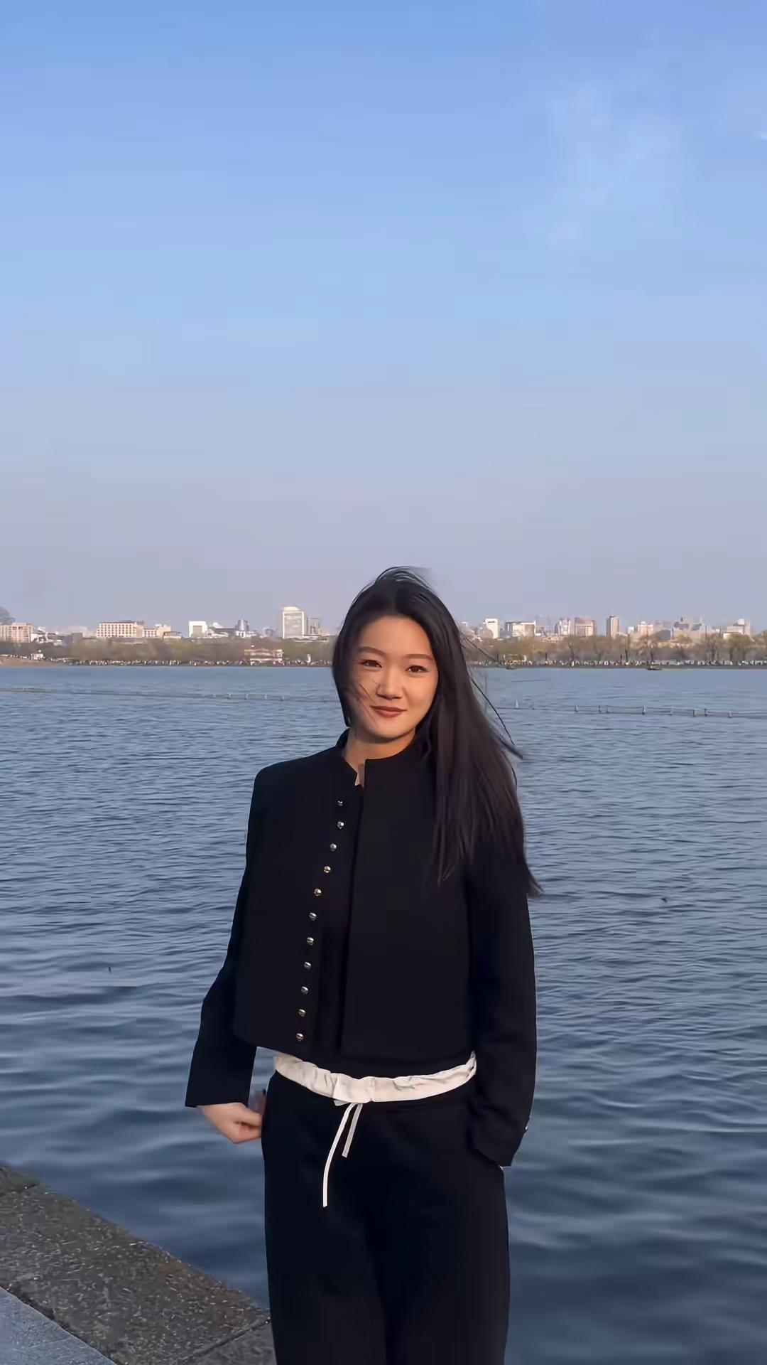 让我感觉到你的真爱。喀什格尔的胡杨