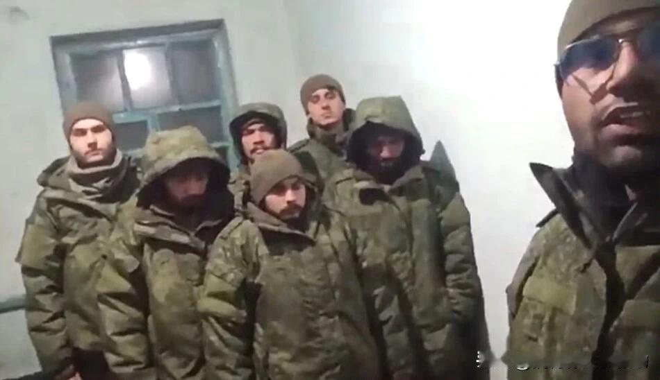 印度打掉1个骗阿三哥去乌克兰前线的犯罪团伙，目前已经逮捕4人。受害者被许诺到后方